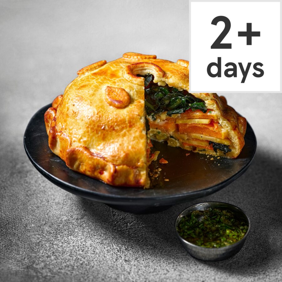 56.-Tesco-Finest-Chefs-Collection-Winter-Vegetable-Three-Cheese-Pithivier-with-Salsa-Verde-1.04kg-Serves-4
