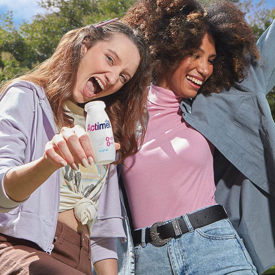 Actimel-Immune-Support-Yogurt-Drink-Strawberry-Blueberry-12-x-100g-4