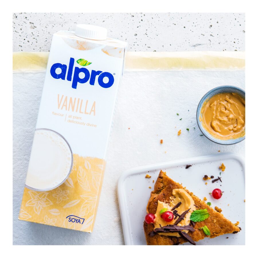 Alpro-Soya-Vanilla-Original-Long-Life-Dairy-Free-Drink-1L-4