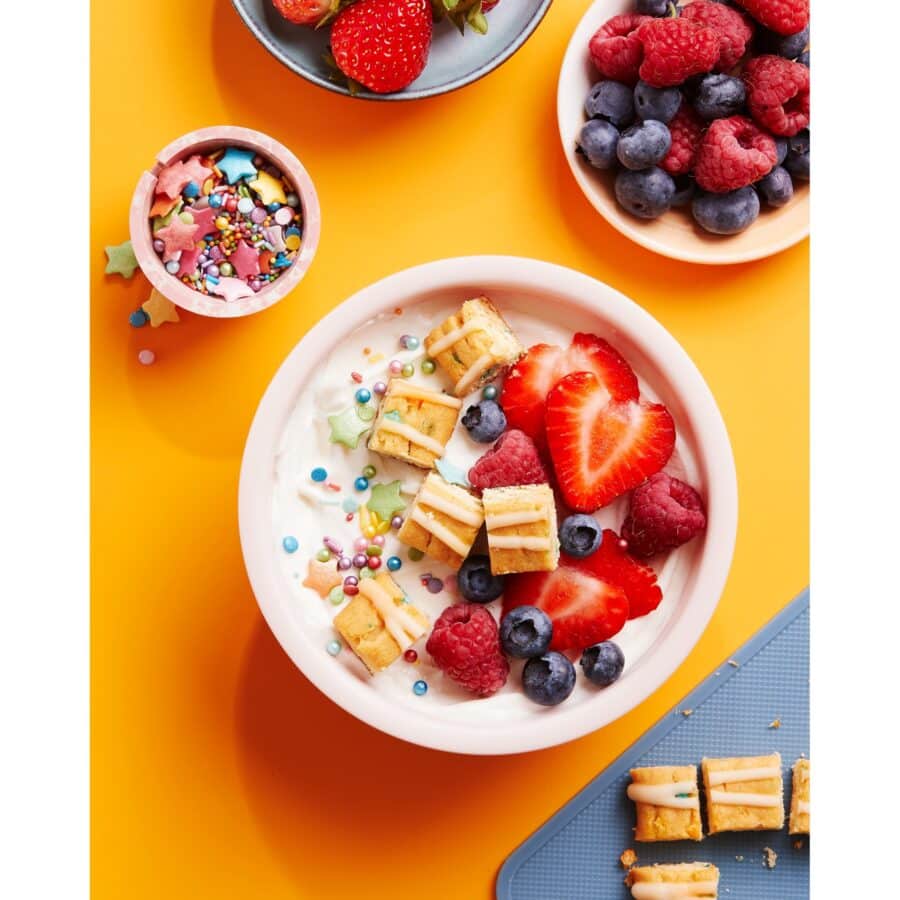 Fibre-One-90-Calorie-Birthday-Cake-Squares-Snack-Bars-4-x-24g-2