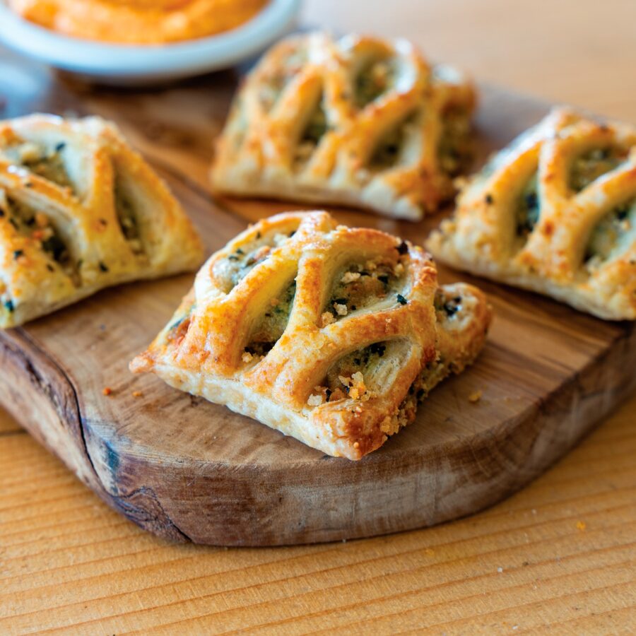 Higgidy-Cypriot-Halloumi-Pesto-Little-Lattices-120g-2