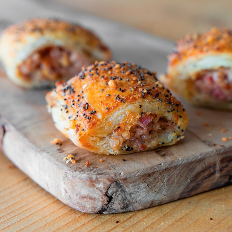 Higgidy-Ham-Hock-Cheddar-Sausage-Rolls-x2-54g-2