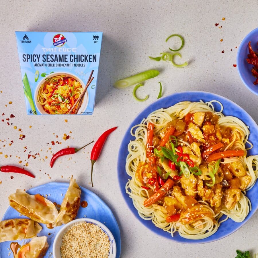 Kitchen-Joy-Spicy-Sesame-Chicken-Aromatic-Chilli-with-Noodles-320g-2