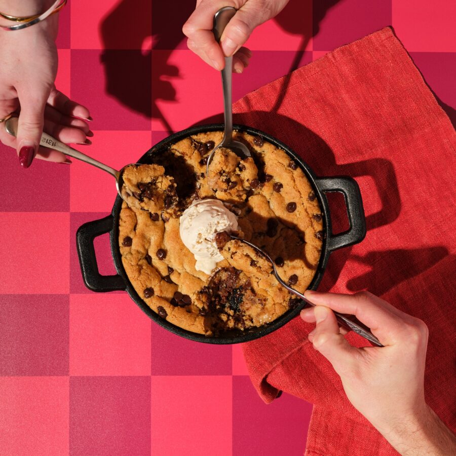 Spooners-Molten-Chocolate-Chip-Cookie-Dough-Dessert-250g-4