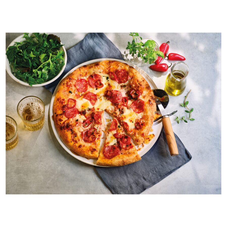 Tesco-Finest-Salsiccia-Piccante-with-Hot-Honey-Wood-Fired-Pizza-410g-2
